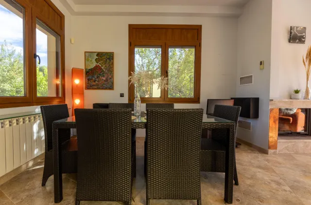 Espectacular Chalet en Mont-Roig del Camp con Piscina y Amplio Jardín — 6
