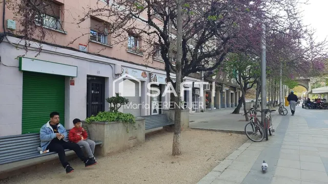 Local ideal para peluquería, barbería, uñas o estética en Mollet. — 14