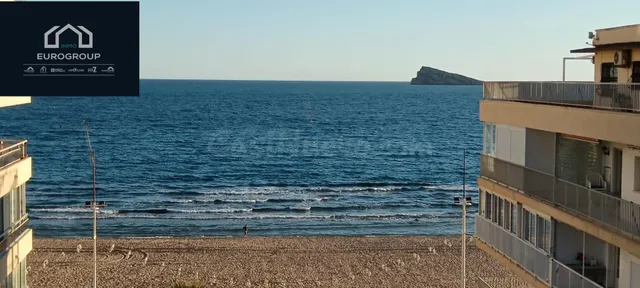 ÁTICO EN PRIMERA LÍNEA DE PLAYA DE LEVANTE CON DOS VIVIENDAS