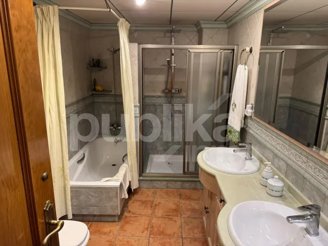 Casa 4 habitaciones 439m² en venta - CENTRO — 25