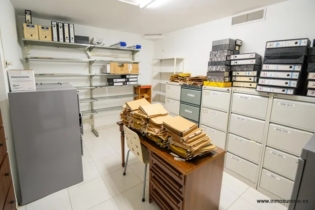 ¡Novedad! Venta de entresuelo, zona Reyes Católicos, 146 m2 — 7