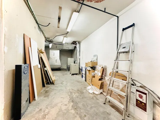 Local comercial 27m² en venta - Gran capitan — 16