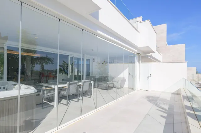 Impresionante vivienda de lujo en Benalmádena con vistas infinitas al Mediterráneo — 44