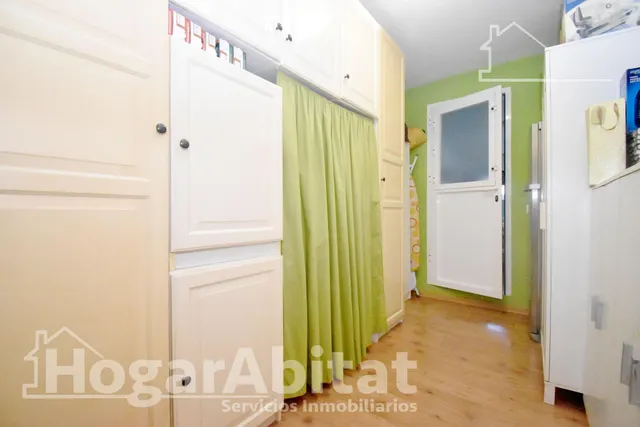 ¡Encantador Chalet! Muy amplio y sofisticado, con gran garaje, terraza, jardín y parcela — 48