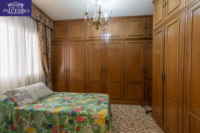 Amplia vivienda en pleno centro de Granada — 11