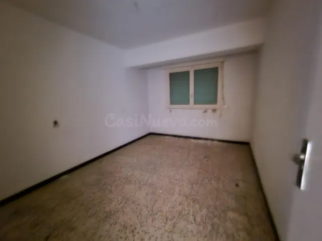 OCASIÓN! VIVIENDA PARA REFORMAR A SU GUSTO A UN PASO DEL CEN - foto 5