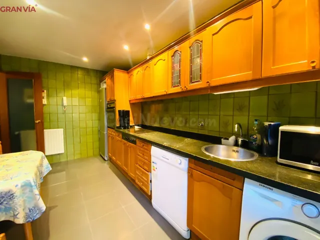 Amplio piso en venta en Logroño - foto 3