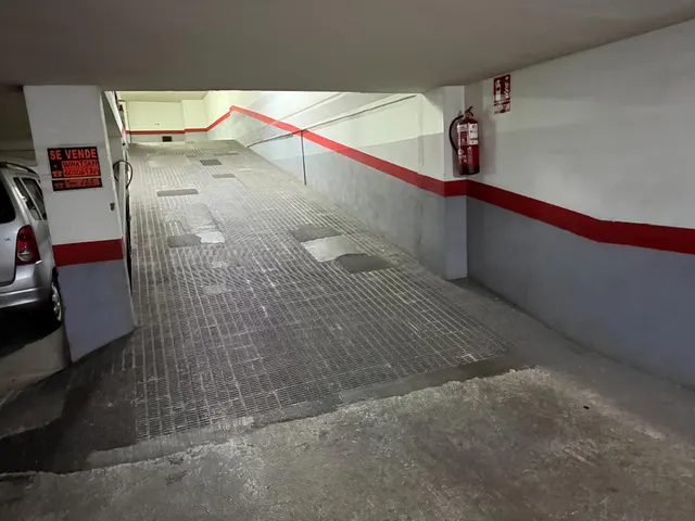 PLAZA GARAJE EN ZONA EXPOSICION, A POCA DISTANCIA DEL ESTADIO DE FUTBOL MESTALLA — 5