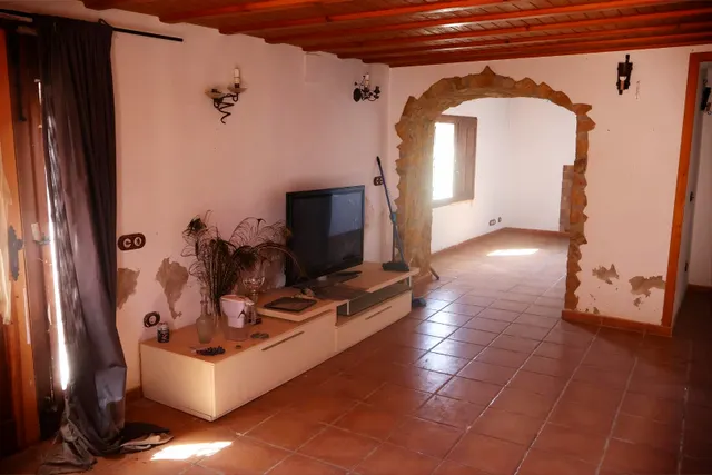MASIA VALLADA CON PISCINA, ZONA PARA CABALLOS Y MAS DE 2 HECTAREAS DE TERRENO — 20