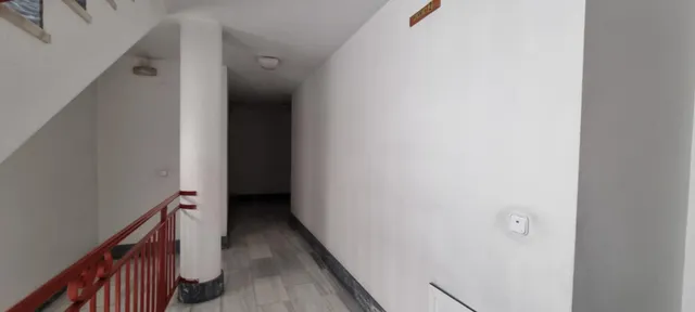 PISO CON VISTAS DESPEJADAS Y BALCÓN — 17