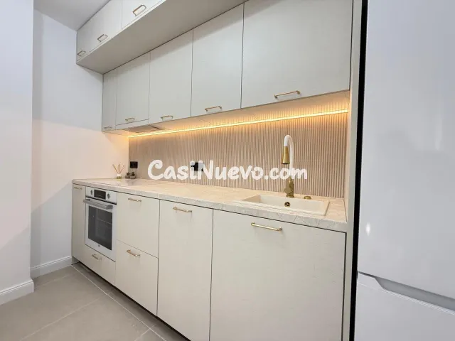 Amplio apartamento de 3 dormitorios cerca de la playa | La Z - foto 3