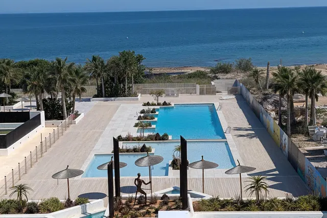 ÁTICO  EXCLUSIVO EN PRIMERA LÍNEA DE PLAYA CON TERRAZA Y VISTAS PANORÁMICAS! PLAZA DE GARAJE Y TRASTERO OPCIONALES! — 12