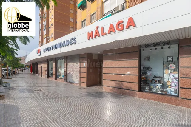 Piso Semi-Reformado a Pasos de la Playa en Huelin, Málaga — 4