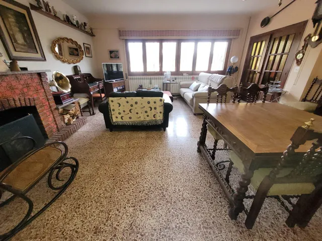 Impresionante Chalet con Amplio Terreno y Piscina en las Afueras de Zaragoza — 26