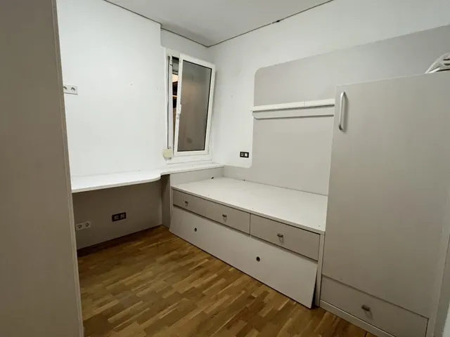 PISO MUY AMPLIO Y TRANQUILO EN SARRIA — 25