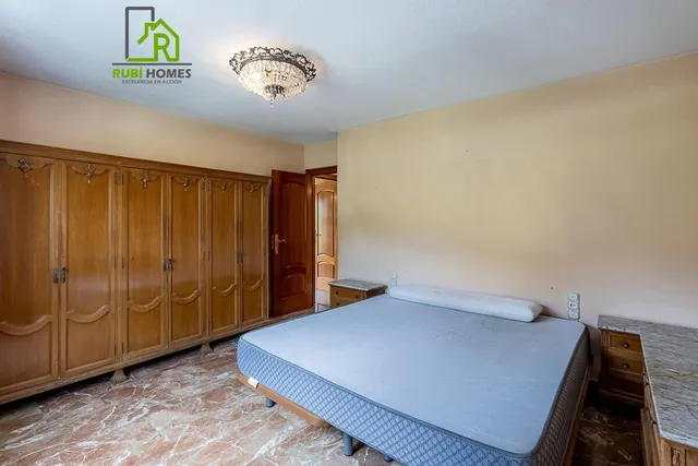 AMPLIO PISO EN VENTA JUNTO A PLAZA DE TOROS - GRANADA — 19