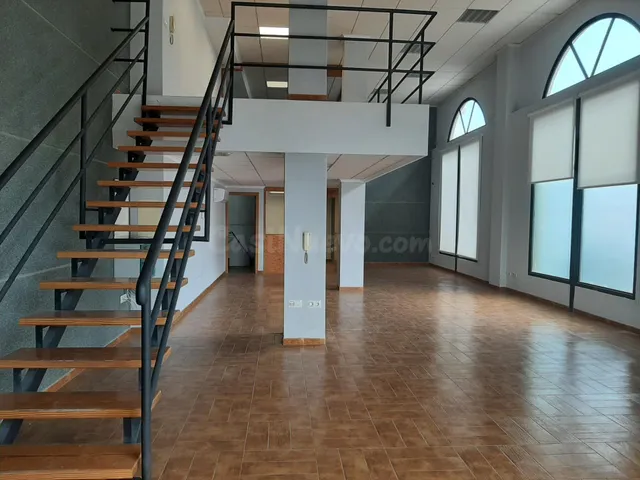 LOCAL COMERCIAL EN VENTA O ALQUILER — 2