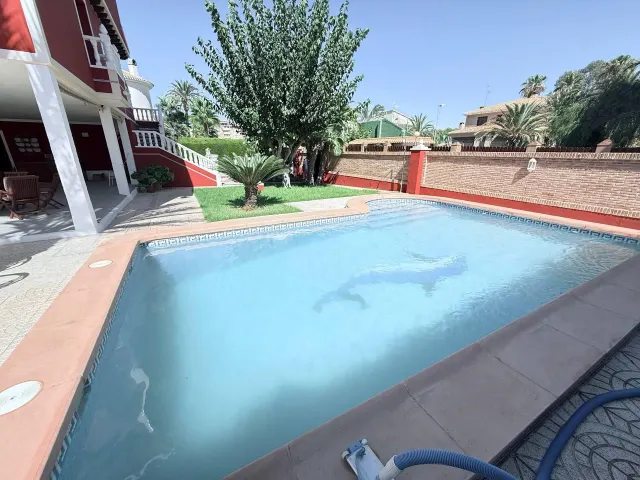 Espectacular chalet en Dehesa de Campoamor con piscina privada a 5 minutos andandoa la playa. — 16