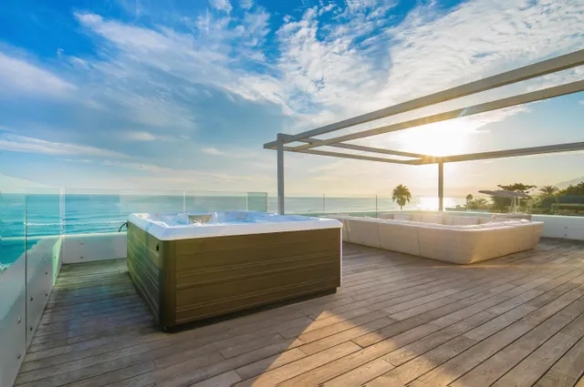 Spectacular Beachfront Designer Villa in Marbella — 14