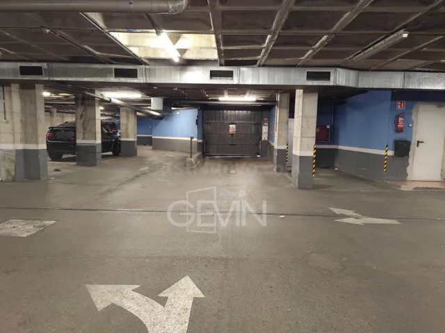 Parking en venta a un paso del Parque Central y el Paseo de  - foto 5