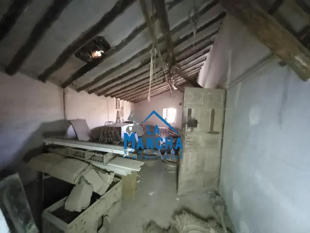 *53.000€* inmobiliaria la mancha vende casa con patio en Barrax ( Albacete ). — 39