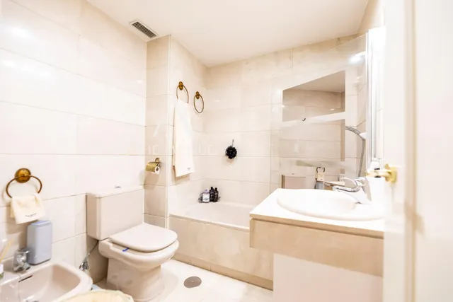 Dúplex exclusivo junto al Parque del Retiro con piscina, jardín y garaje — 37