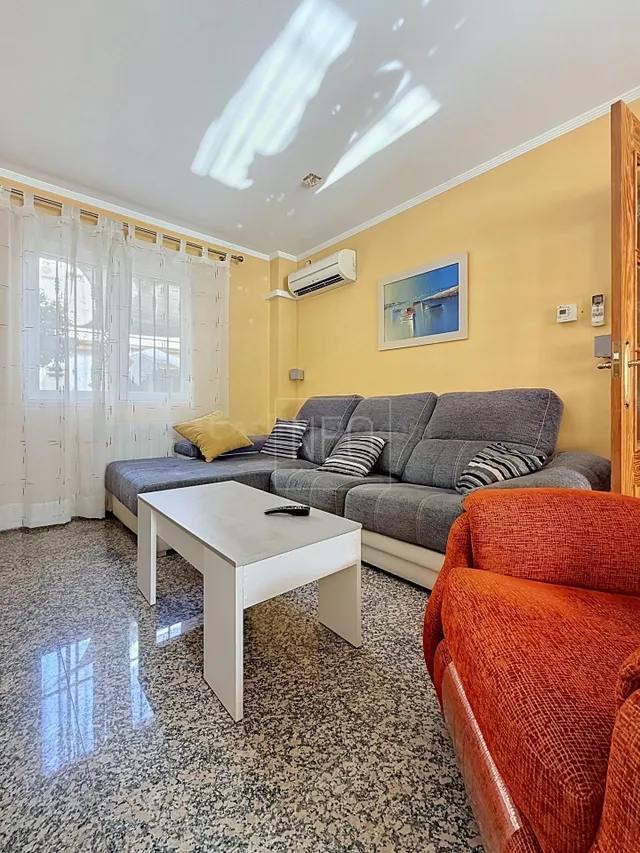 CHALET ADOSADO EN CALLE CAZADOR, HUETOR VEGA — 2