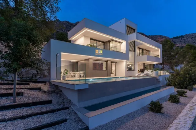 VILLA MODERNA CON PISCINA Y VISTAS AL MAR EN LA SIERRA DE ALTEA — 4