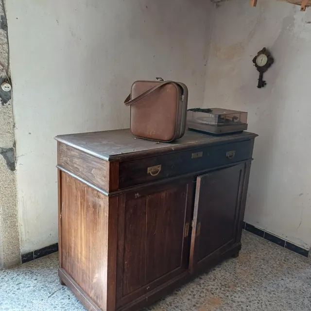 CASA EN VENTA PARA RESTAURAR — 25