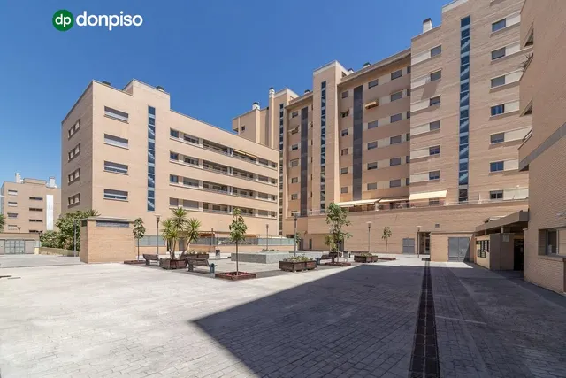 Ático dúplex en Campus de la Salud — 32