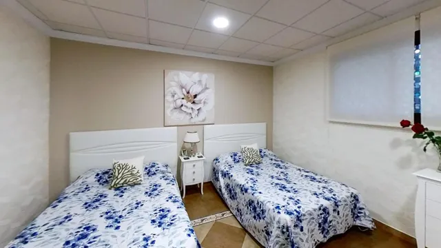 Chalet en la Urb La Colina, con 10 habitaciones, piscina, casa de invitados en una parcela de 1230 m2!!! — 50