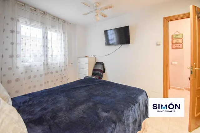 ¡FANTÁSTICA OPORTUNIDAD EN SANTPEDOR! Piso de 3 habitaciones dobles, con balcón y terraza. — 24