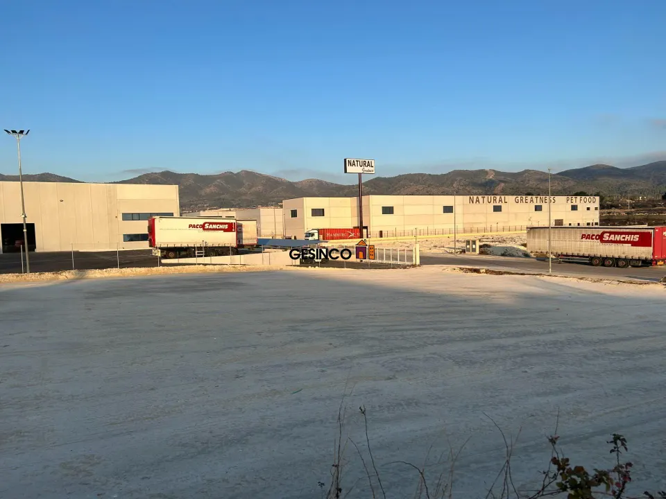 SOLAR INDUSTRIAL EN VENTA EN AIELO DE MALFERIT