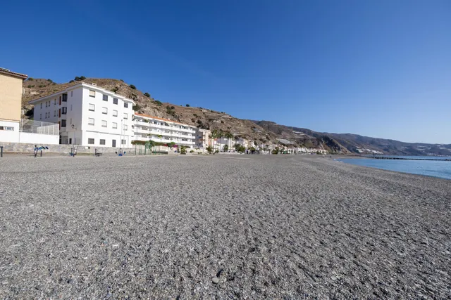 !! IMPRESIONANTE VIVIENDA EN PRIMERA LINEA DE PLAYA !! — 34
