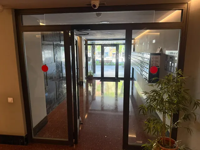 Semi-ático con terraza en venta en calle Marina. — 21