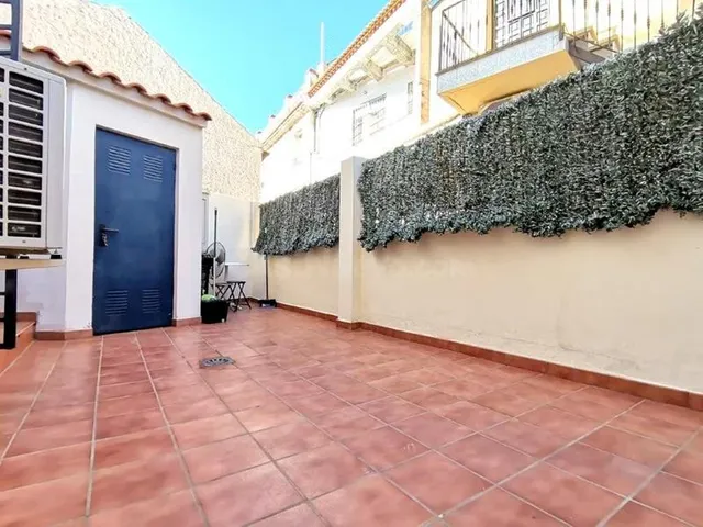 PRECIOSO PISO CON TERRAZA DE 2 DORMITORIOS, PLAZA GARAJE Y T - foto 2