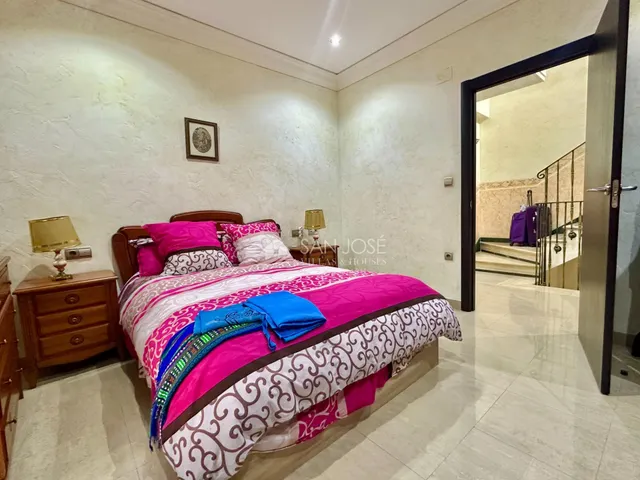 SE VENDE CASA EN MUY BUEN ESTADO EN EL CENTRO DE ASPE — 39