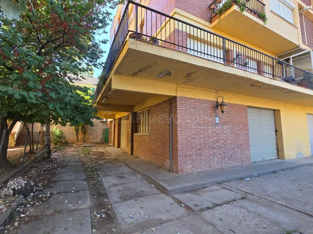 Gran Oportunidad! Amplio Local - Almacén de 122 m2 en el Cen
