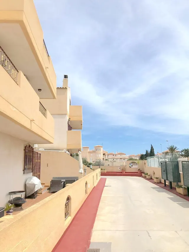 Casa adosada en venta • Playa Flamenca – Orihuela Costa — 10