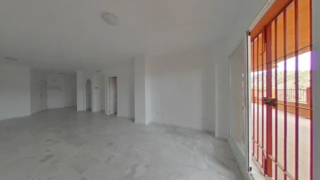 Venta de Vivienda en Marbella, Málaga. Activo Si Posesión / Alquilado / No se Puede Financiar. — 6