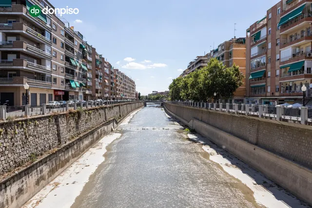 Local comercial en venta en calle agustina de aragón — 29