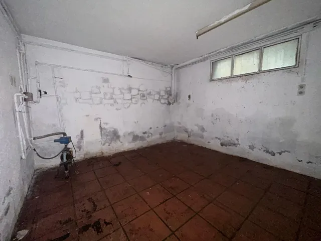 CASA PARA REFORMAR — 31