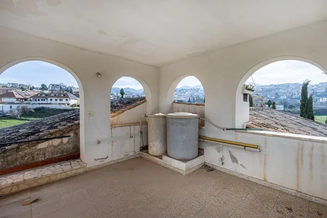 CASA CON MÁS DE 4000 METROS DE PARCELA EN MONACHIL — 41
