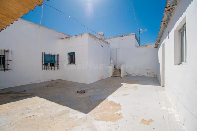 CASA CON PATIO Y AZOTEA EN CHICLANA, ZONA FUENTE AMARGA - foto 3