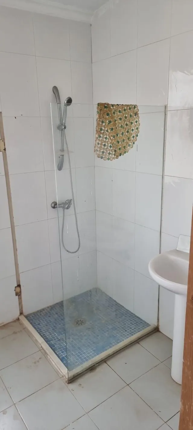 Edificio con piscina — 27