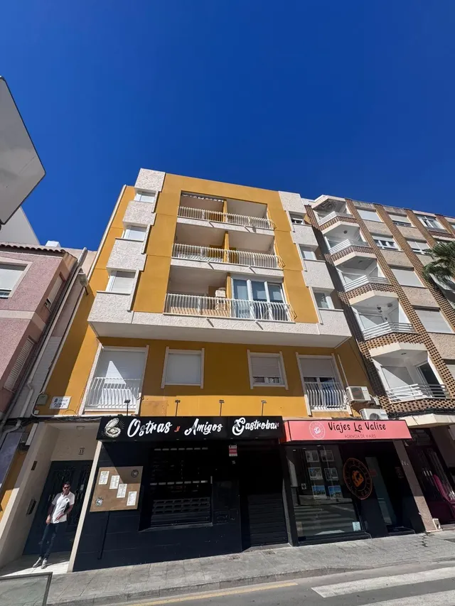 APARTAMENTO REFORMADO DE 3 DORMITORIOS EN EL CENTRO DE TORRE