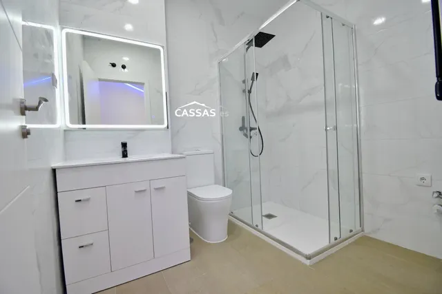 ZONA CENTRO– Planta baja Reformado a estrenar con 2 habitaciones y 2 baños. — 31