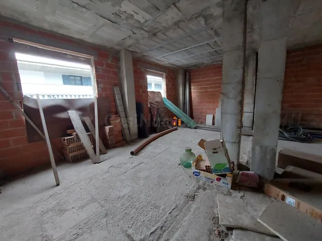 EDIFICACIÓN DESTINADA A VIVIENDA — 2