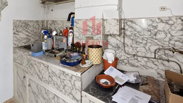 EDIFICIO PARA REFORMAR PRÓXIMO A CALLE MARCELO MACIAS — 5