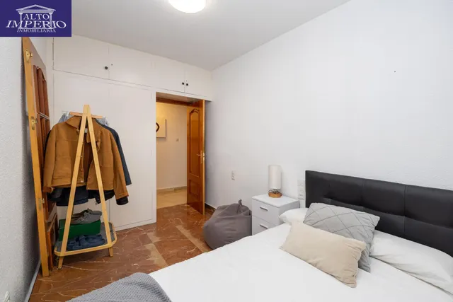 Piso y cochera en venta junto Acera de Darro. — 30